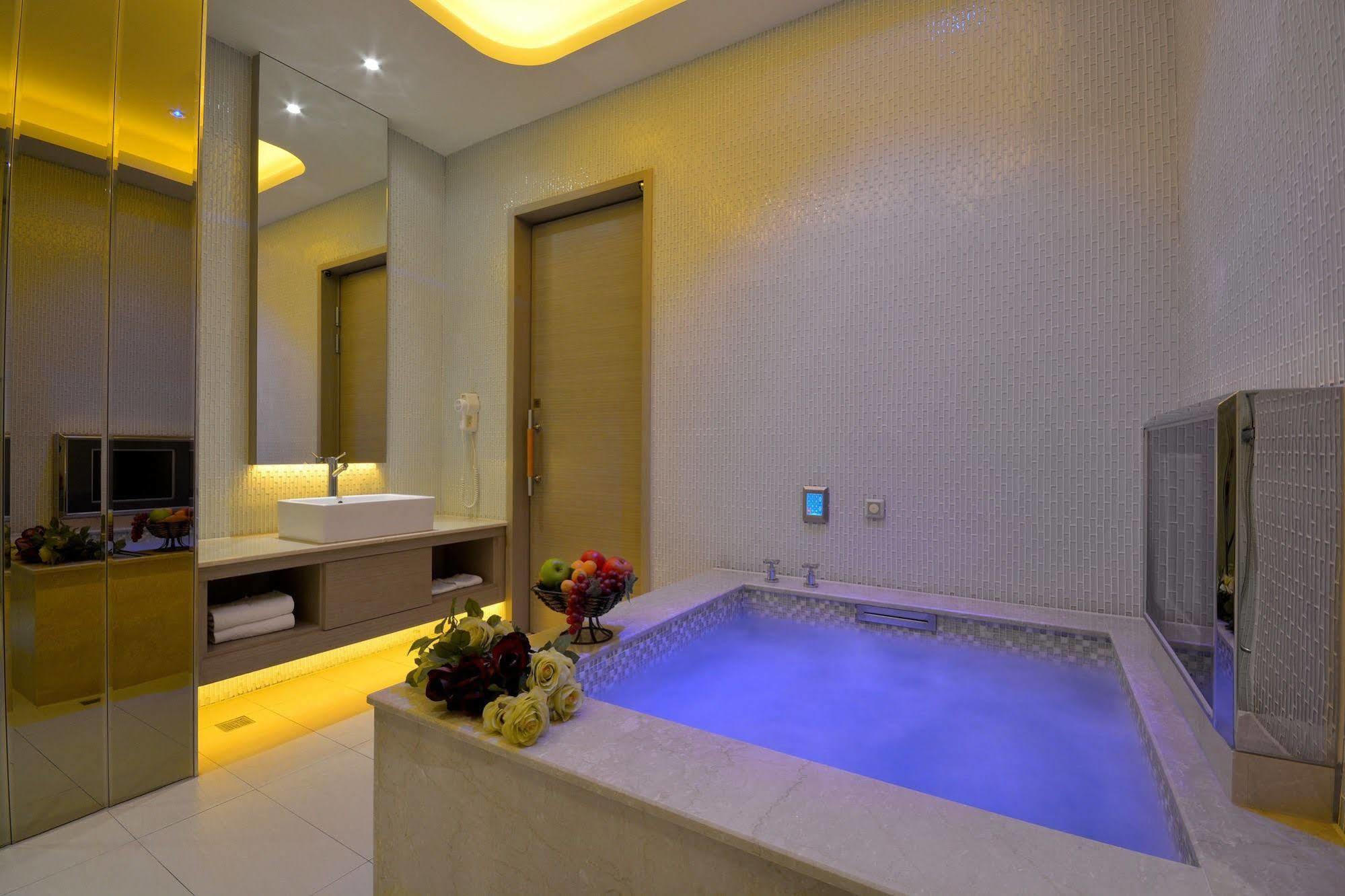 Hea Duenn Motel Taichung Exterior foto