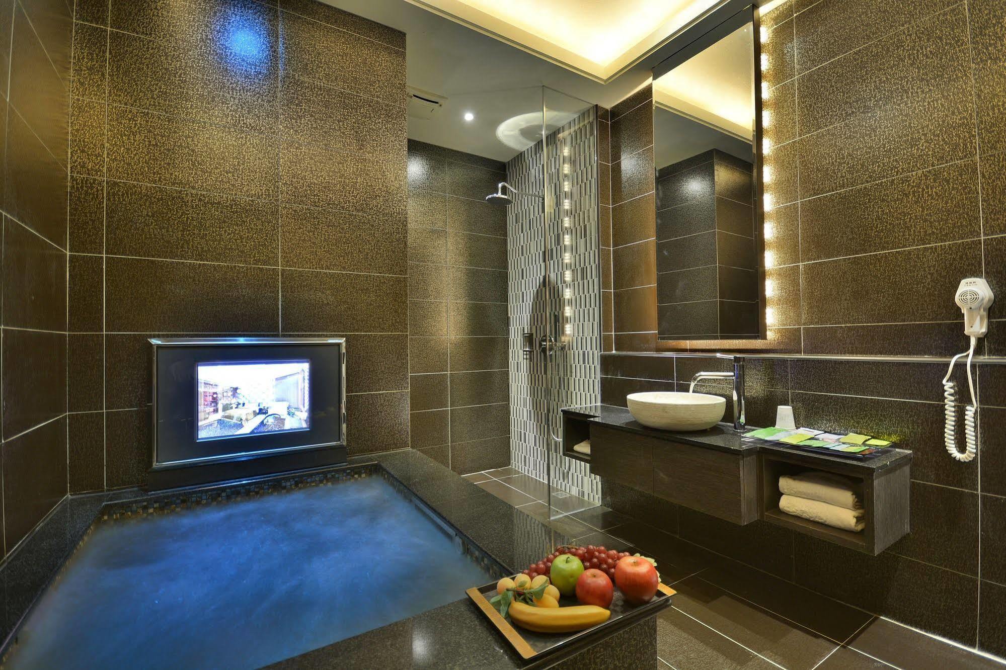 Hea Duenn Motel Taichung Exterior foto