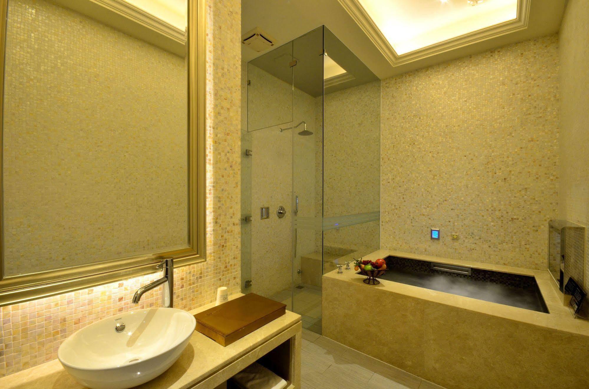 Hea Duenn Motel Taichung Exterior foto