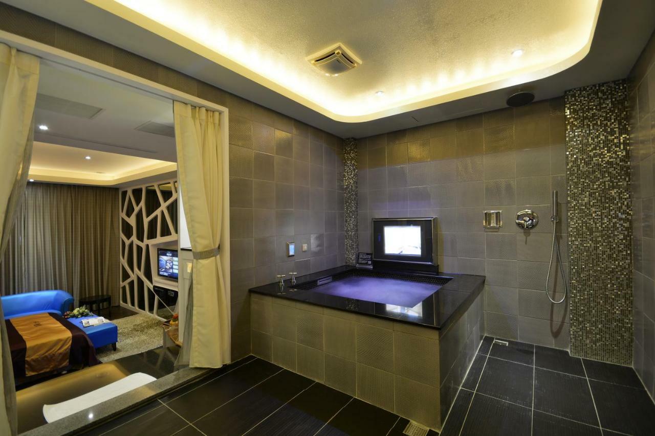 Hea Duenn Motel Taichung Exterior foto