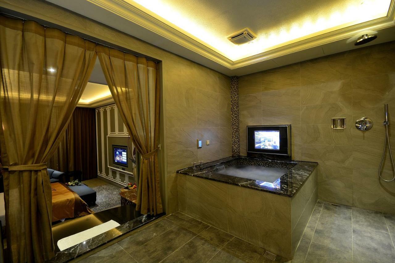 Hea Duenn Motel Taichung Exterior foto