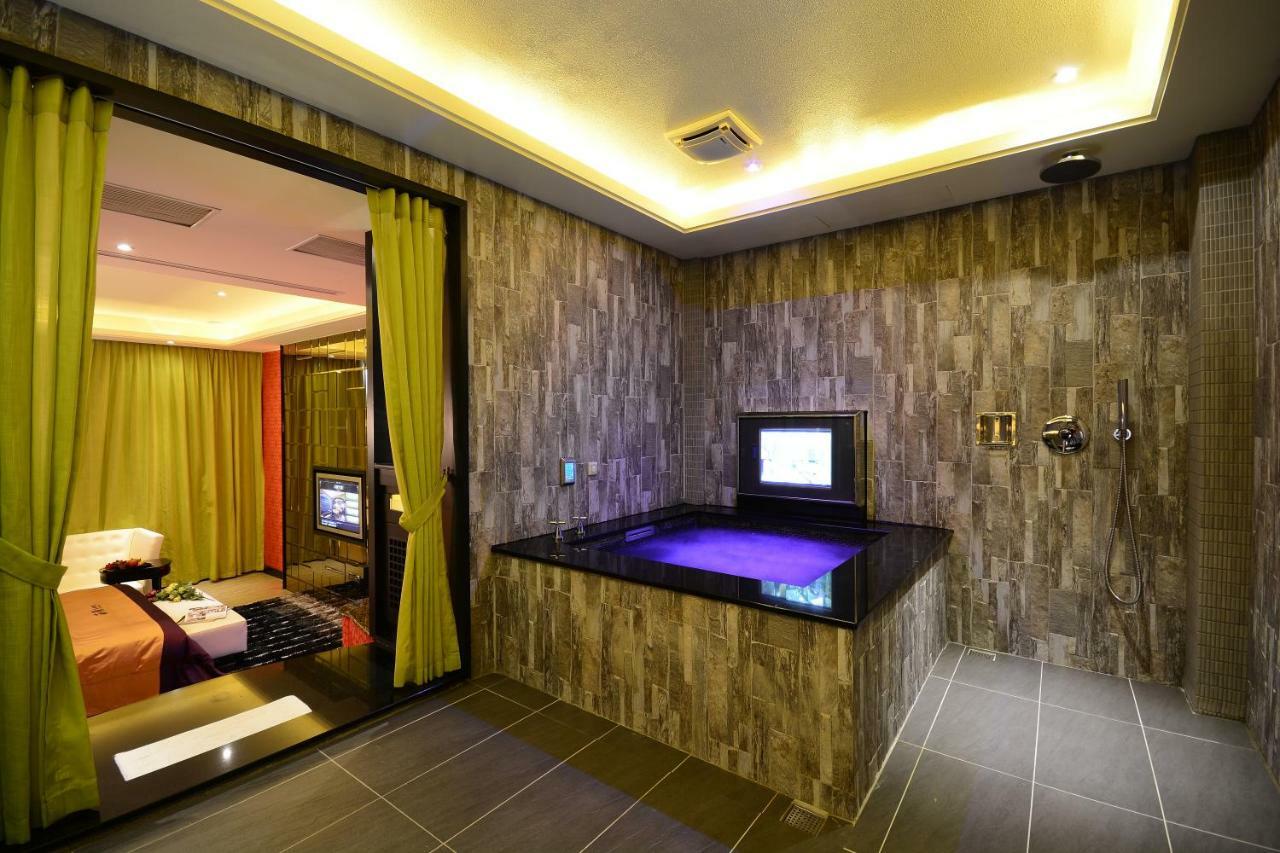 Hea Duenn Motel Taichung Exterior foto